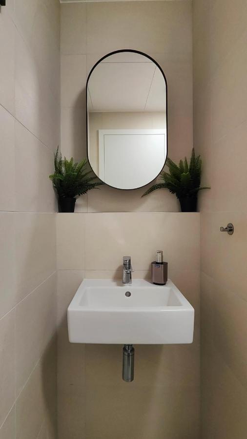Beautiful 1 - Bedroom Apartment In Downtown 브라티슬라바 외부 사진